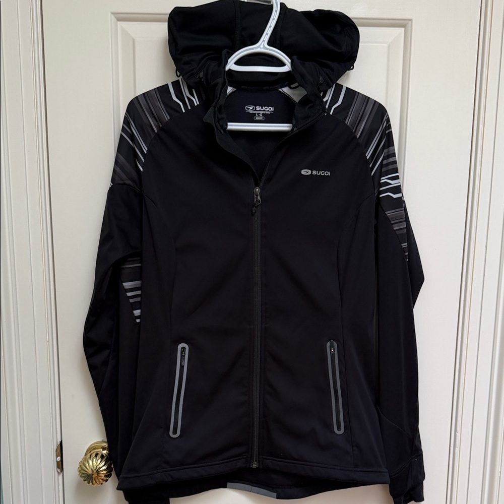 SUGOI sz L Firewall 180 Performance Jacket - black w print; removable zip hood